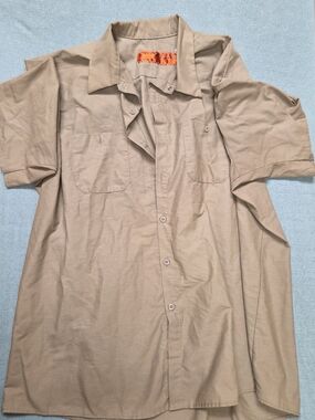 Red Kap Men's Short Sleeve Work Shirt in Tan
